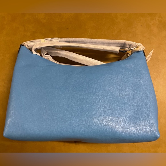 Coach NWT ๐Host Pick x3๐ Leather Pebbled Celeste Shoulder Crossbody bag- Azure - Picture 4 of 8